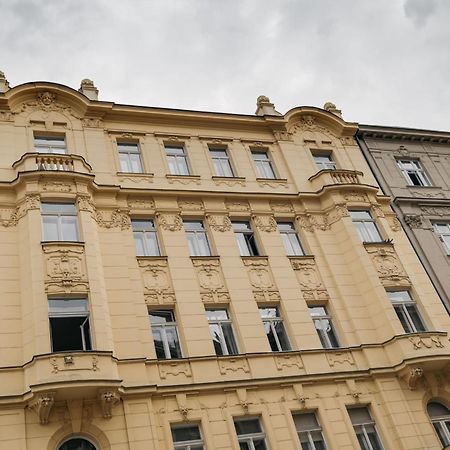 Comfortable And Cosy Apt A Few Steps From Dancing House And Naplavka Dance Praga Zewnętrze zdjęcie