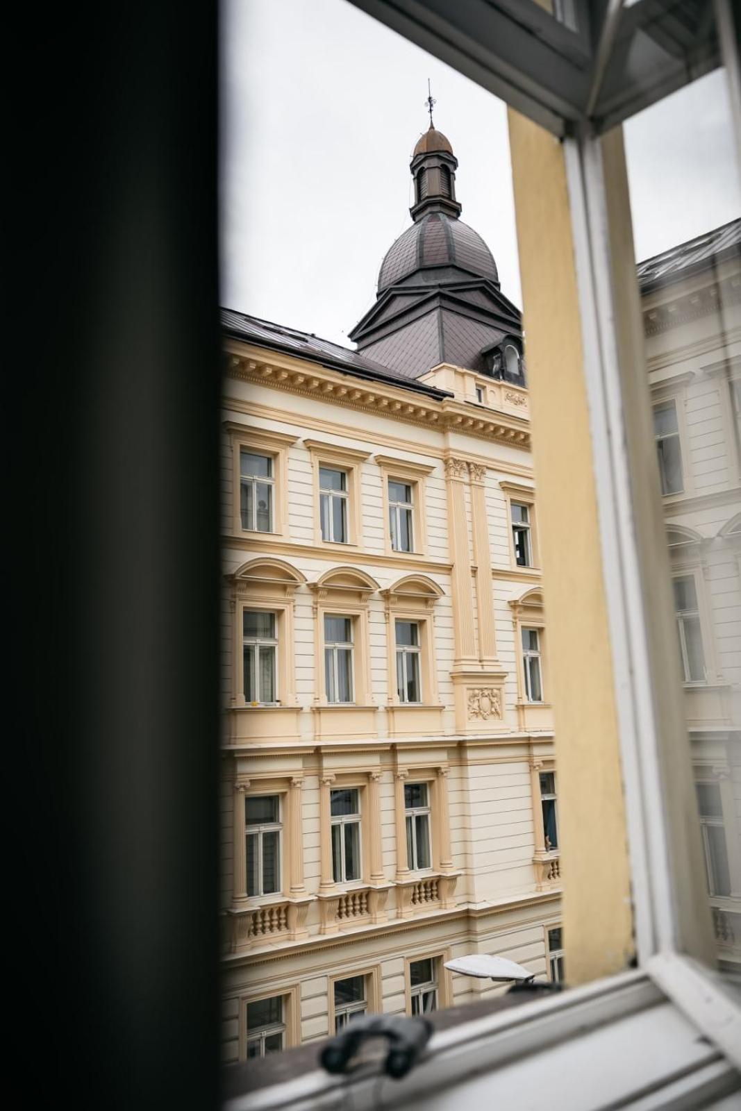 Comfortable And Cosy Apt A Few Steps From Dancing House And Naplavka Dance Praga Zewnętrze zdjęcie